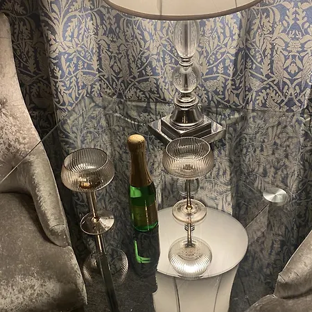 Stylish & Cosy Апартаменты *