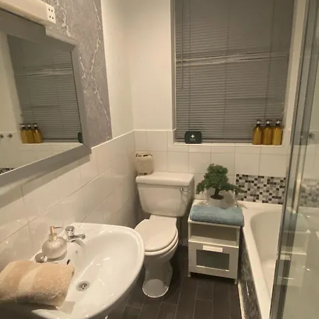 & Cosy In The Heart Of Stokes Croft Appartement