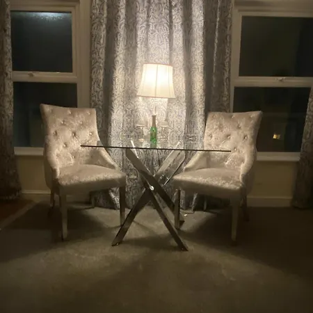 Apartment & Cosy In The Heart Of Stokes Croft