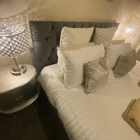 Appartement & Cosy In The Heart Of Stokes Croft Bristol